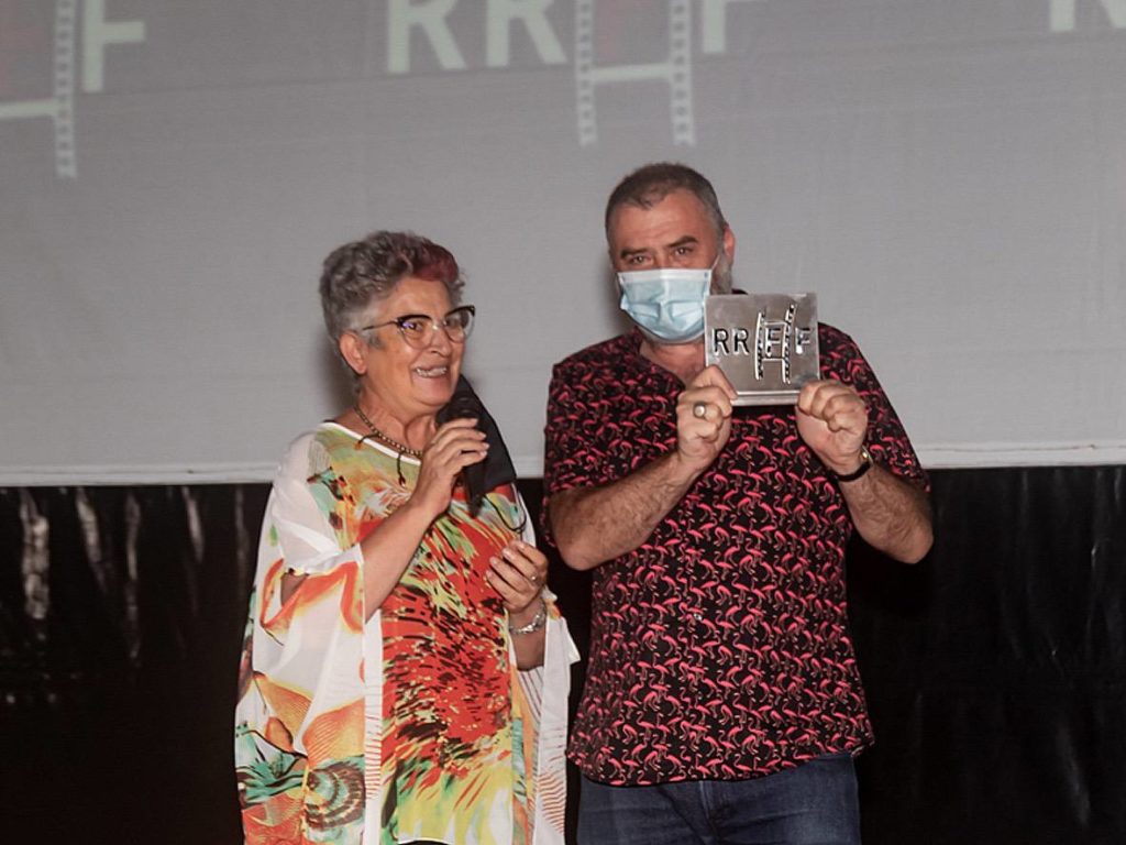 Max Lemke recogiendo el premi o en Denia como Mejor Director de Cortometraje por su película -B est Seller-(C) Jordi Dominguis.